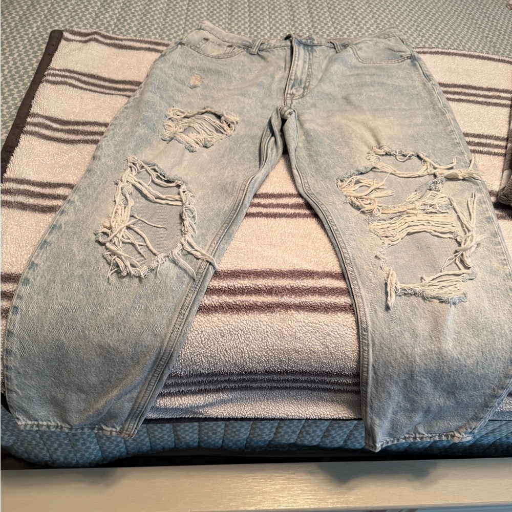 Aeropostale Men's Light Blue Ripped Jeans